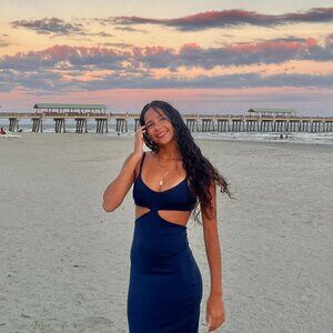 Meet your Posher, Lauren